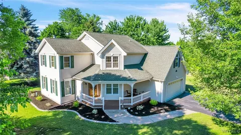 7 Casewood Dr, Wilson, NY 14172