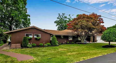 5493 Ward Hts, Burt, NY 14028