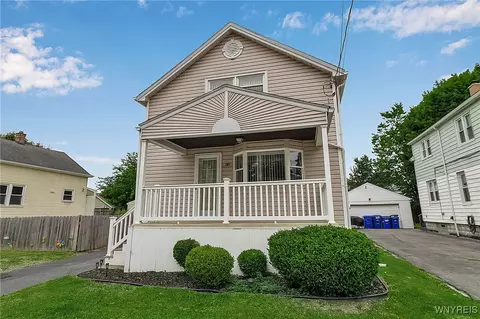 38 Dirkson Ave, West Seneca, NY 14224