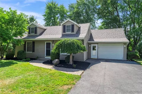4320 Barton Rd, Clarence, NY 14031