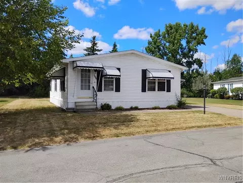 106 Parkside Cir, Cheektowaga, NY 14227