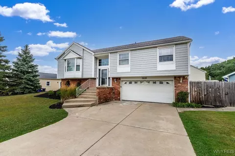 3610 Fox Run Dr, Hamburg, NY 14075
