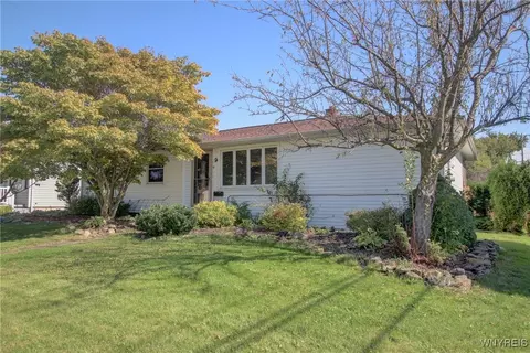 9 Hedley St, Cheektowaga, NY 14206