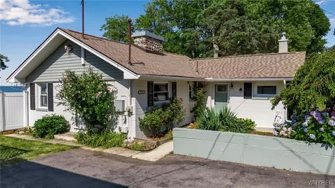 8763 Lakeview Dr, Somerset, NY 14012