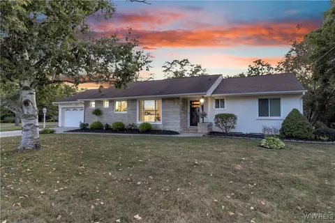 341 Sunset Dr, Hamburg, NY 14075