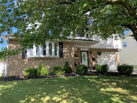 39 Joann Dr, West Seneca, NY 14224