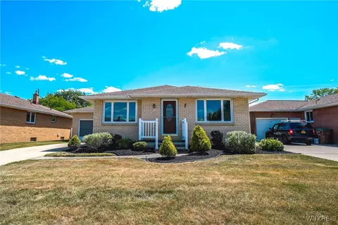 51 Armond Ln, Depew, NY 14043