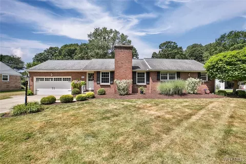 4530 Greenbriar Rd, Buffalo, NY 14221