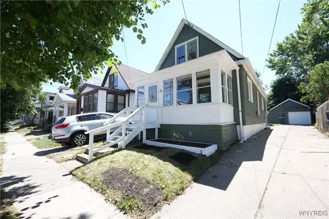 15 Royal Ave, Buffalo, NY 14207