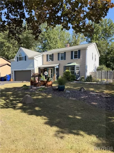258 Misty Ln, East Amherst, NY 14051