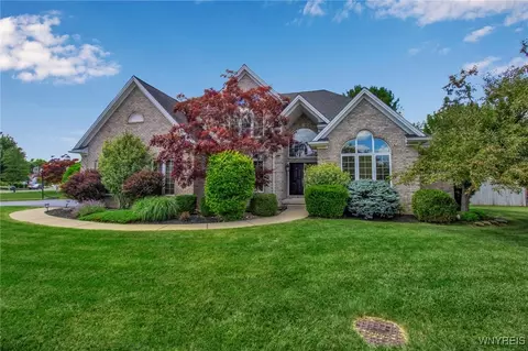 106 Promenade Ln, Amherst, NY 14221