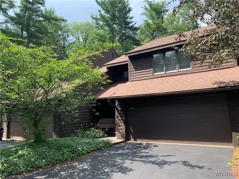 144 Breezewood Cmn, East Amherst, NY 14051