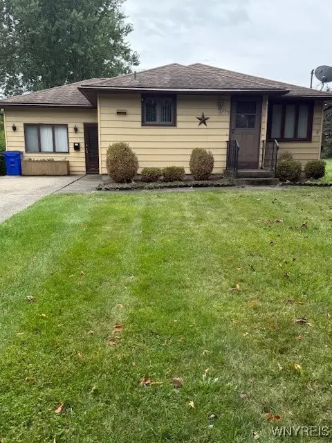 399 French Rd, West Seneca, NY 14224