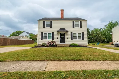 33 Matthew Ln, Cheektowaga, NY 14225