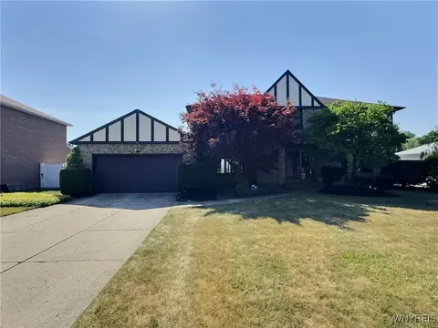 12 Troy View Ln, Amherst, NY 14221