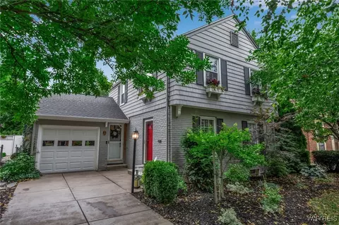 17 Danbury Ln, Buffalo, NY 14217