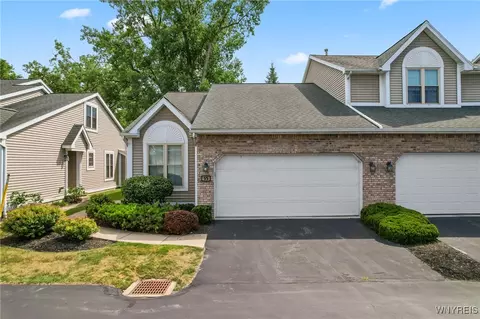 35 Gardenville On The Grn, West Seneca, NY 14224