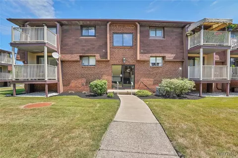 3944 Ridge Lea Rd #B, Amherst, NY 14228
