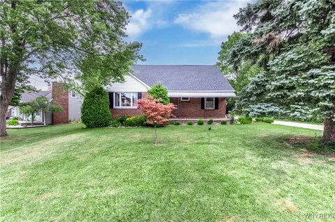 2608 Hawthorne Ave, Hamburg, NY 14075