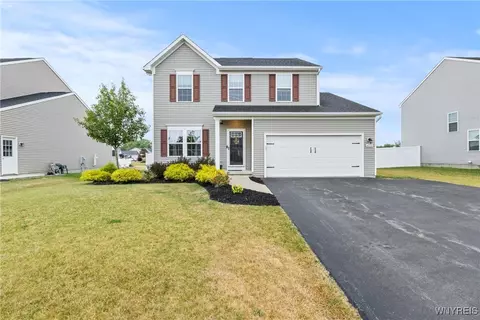 4593 Logans Ln, Hamburg, NY 14075