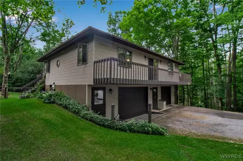 315 Sinn Rd, Bennington, NY 14037