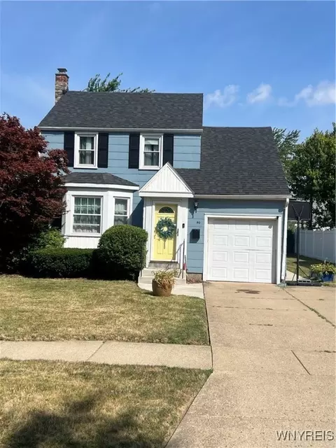 90 Allendale Rd, Cheektowaga, NY 14215