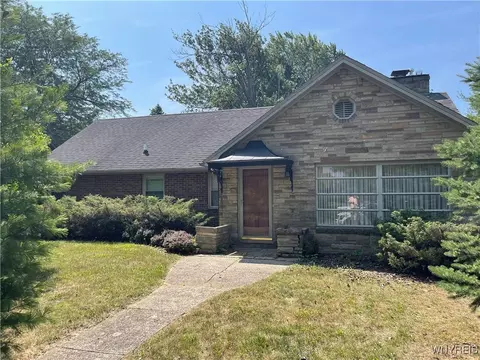 490 Ruskin Rd, Amherst, NY 14226