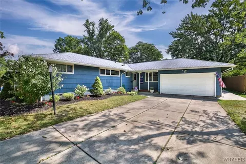 26 Devon Ln, Amherst, NY 14221