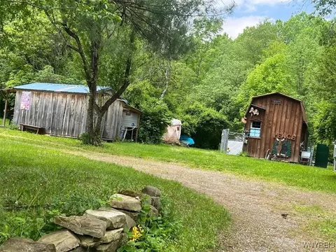 7651 New Hudson Rd, New Hudson, NY 14717
