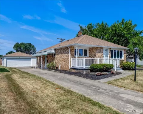 79 Nandale Dr, Cheektowaga, NY 14227