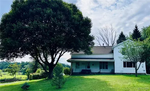 8690 Fredonia Stockton Rd, Pomfret, NY 14063