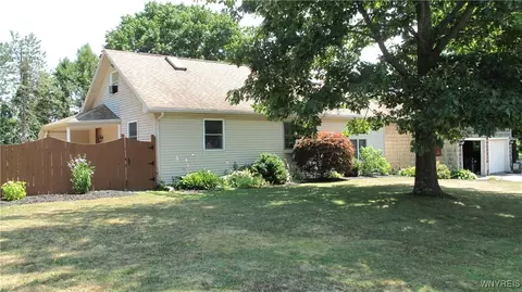 9675 Colby Rd, Darien, NY 14036