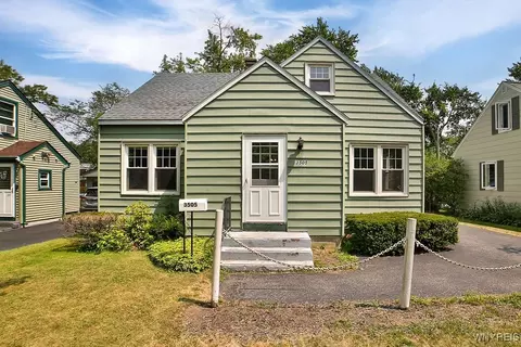 3505 Wallace Dr, Grand Island, NY 14072