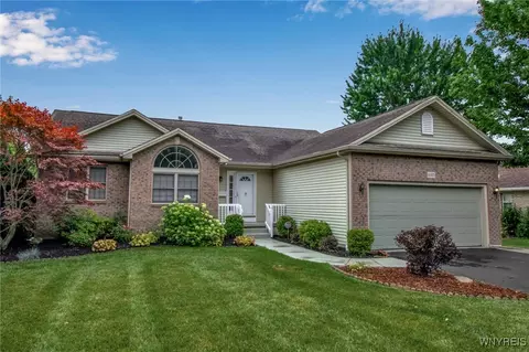 6015 Divide Rd, Niagara, NY 14305