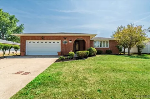 161 Barbados Dr, Cheektowaga, NY 14227
