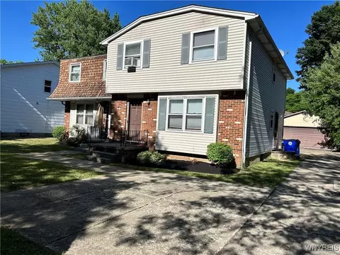 154 Fairgreen Dr, Amherst, NY 14228