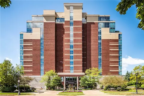 132 Lakefront Blvd #504, Buffalo, NY 14202