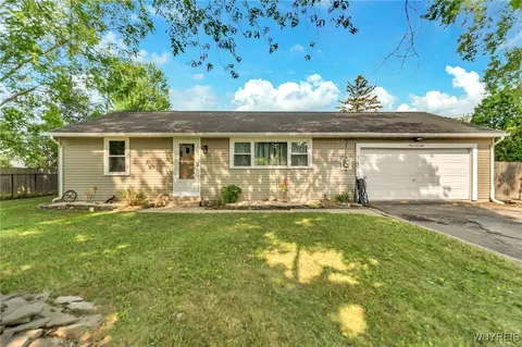 140 Haussauer Rd, Getzville, NY 14068