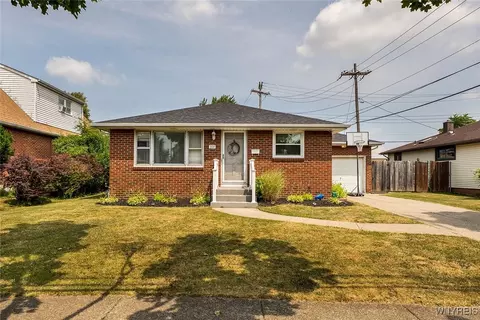 208 Crandon Blvd, Cheektowaga, NY 14225