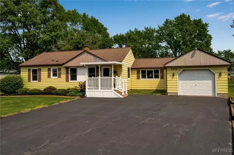 6743 Sy Rd, Wheatfield, NY 14304