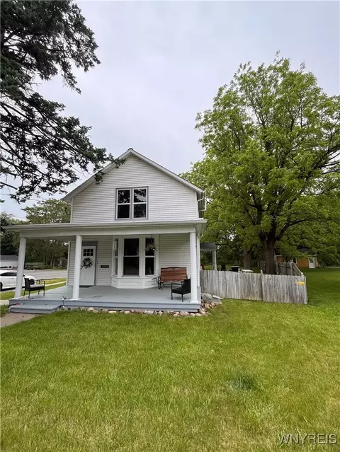 10912 Main St, Clarence, NY 14031