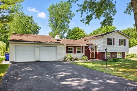 45 Drake Rd, Hamlin, NY 14464