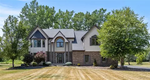 6390 Conner Rd, East Amherst, NY 14051