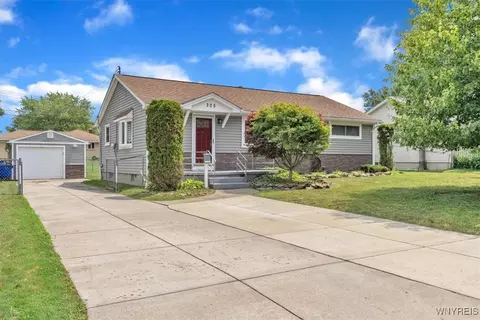 205 Sky Hi Dr, West Seneca, NY 14224
