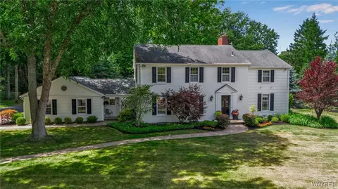 40 Knollwood Ln, Amherst, NY 14221