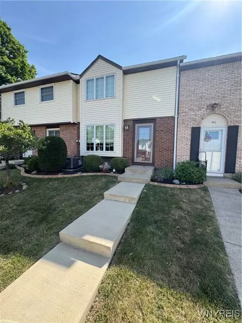 162 Stepping Stone Ln, Orchard Park, NY 14127
