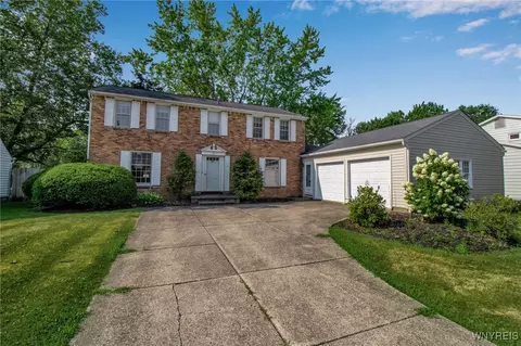 95 Carriage Cir, Amherst, NY 14221