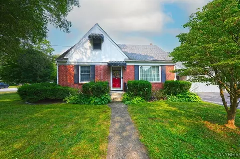 32 George St, Hamburg, NY 14075