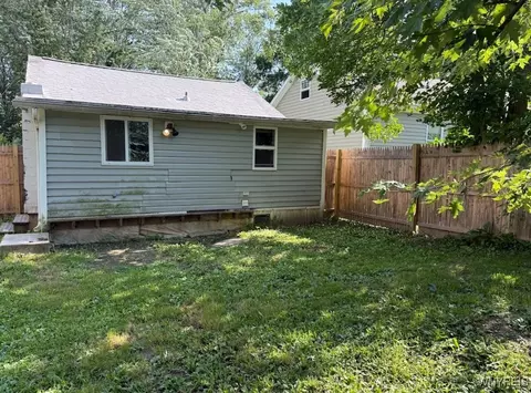 Exterior - 464 Poplar Ave, Evans, NY 14006 photo 3 of 3