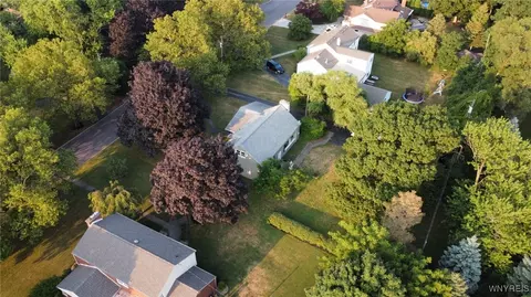 View/Area - 450 Barton Dr, Lewiston, NY 14092 photo 1 of 2
